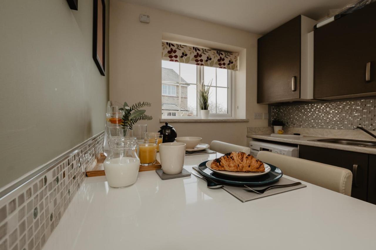 Coyle House, 3 Bed,Corby, Super Kings Or Twins, Driveway, Free Wi-Fi, Corporates Welcome المظهر الخارجي الصورة